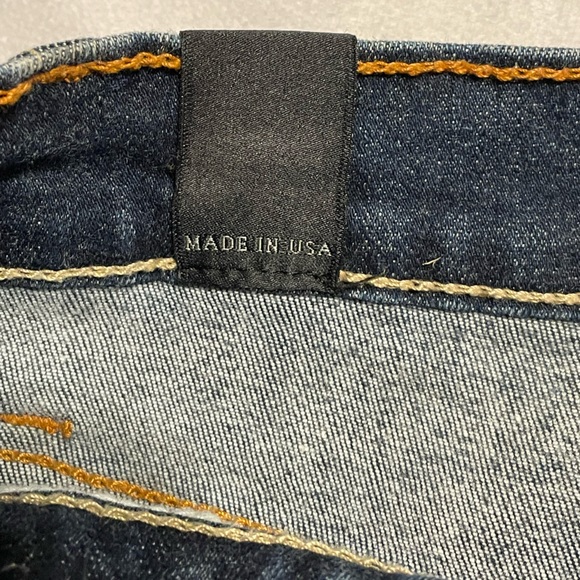 KanCan women’s size 27 waist women’s distressed shorts - Picture 4 of 9